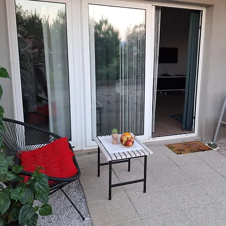 Appartement Amazing With A Terrace Makarska